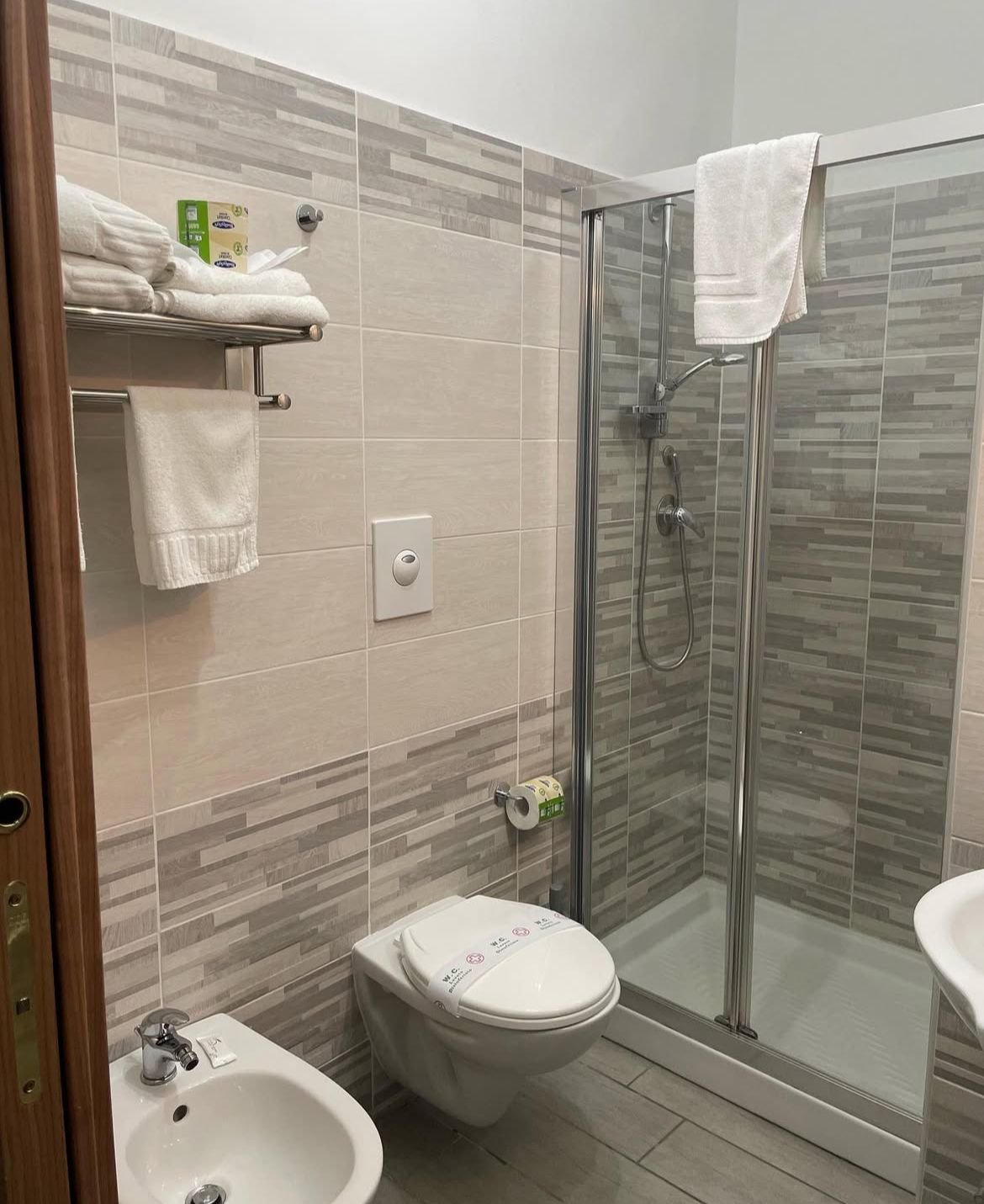 whatsapp image 2025 10 19 at 20.20.20 (2)